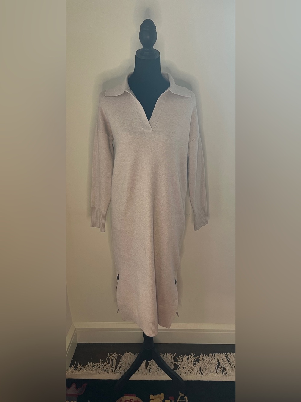 Tahari Collared V-Neck Beige Maxi Knit Sweater Dress with Side Slits - Size Sm